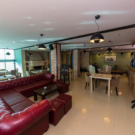 Hotel Denver Тирана Экстерьер фото