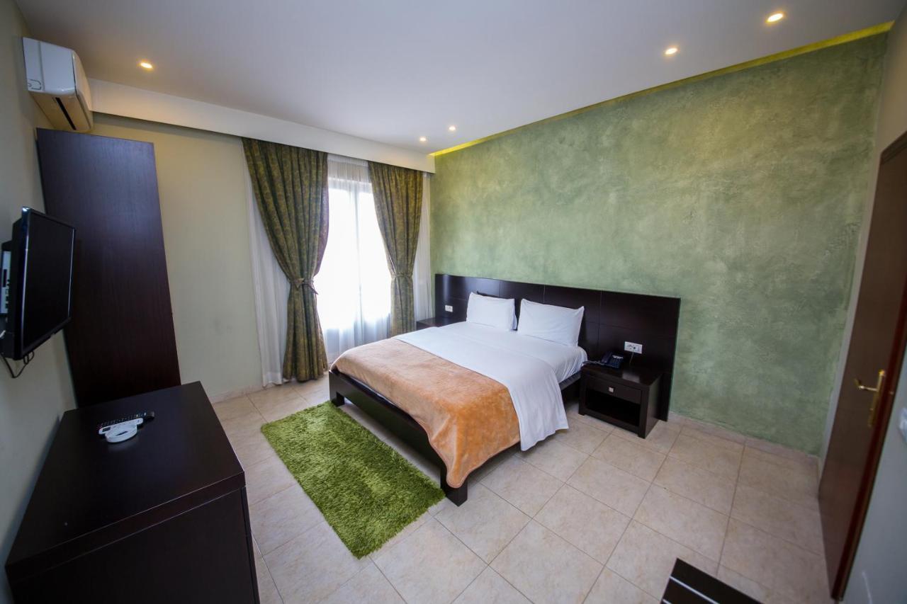 Hotel Denver Тирана Экстерьер фото