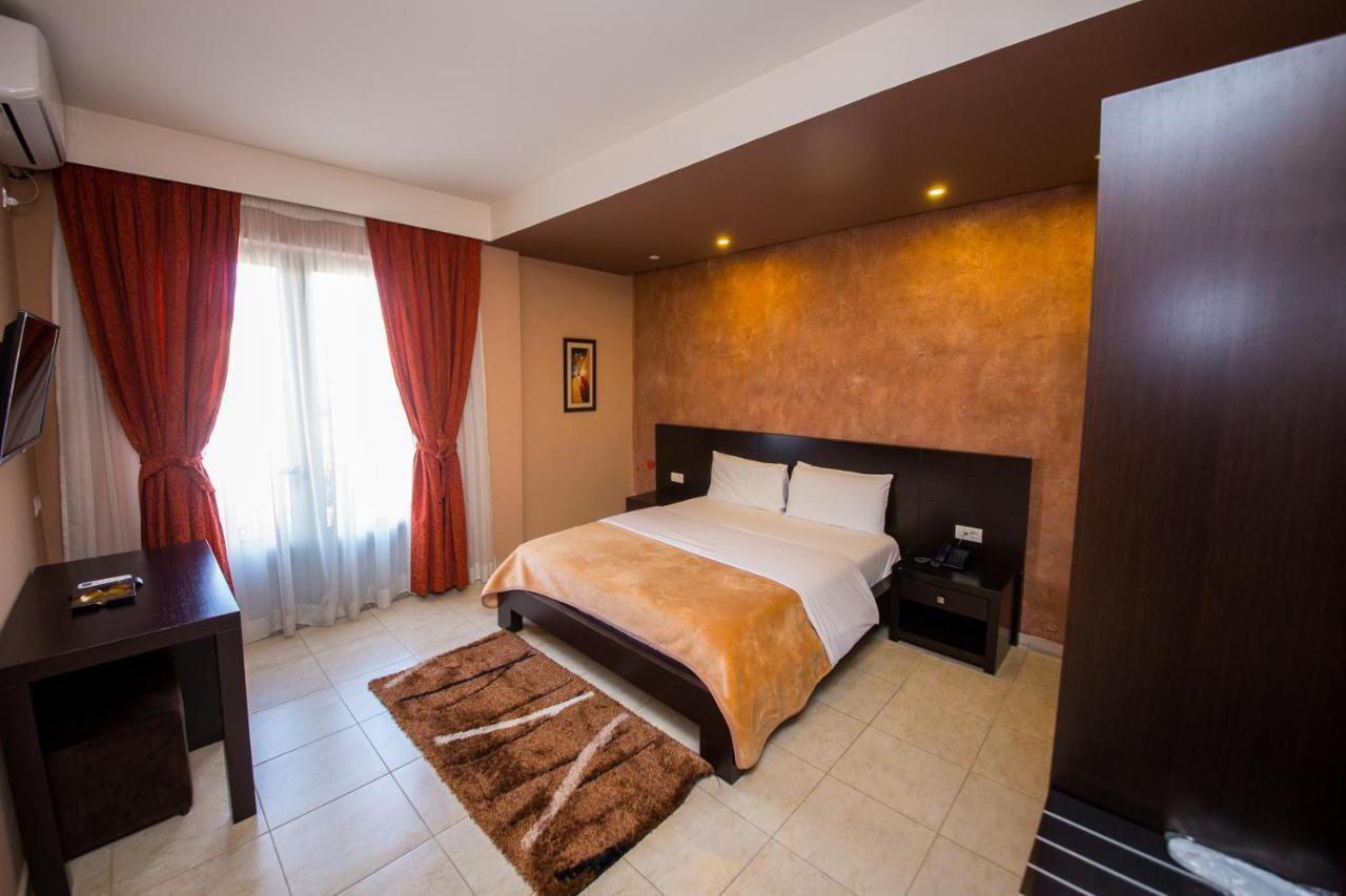 Hotel Denver Тирана Экстерьер фото